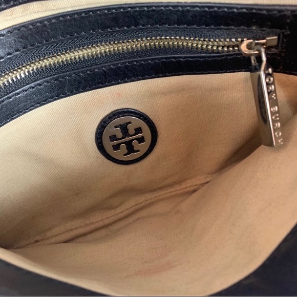EXCELLENT CONDITION! Black Tory Burch Purse / Clutch! - Picture 4 of 7